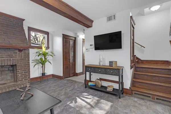 $674,900 | 1295 Vinton Avenue, Memphis, TN 38104