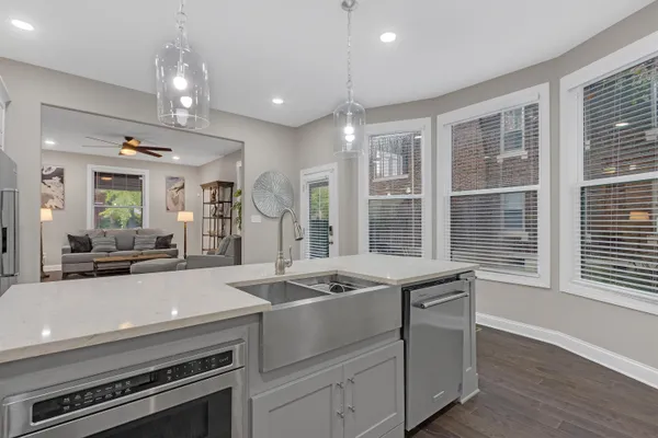 $674,900 | 1295 Vinton Avenue, Memphis, TN 38104