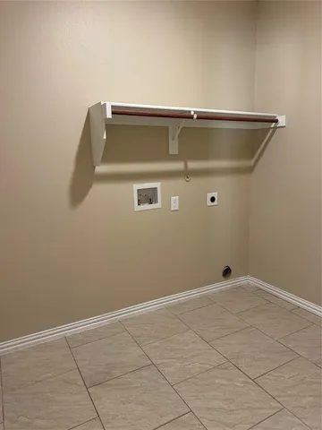 $1,695 | 142 Canales Circle, Greenville, TX 75401