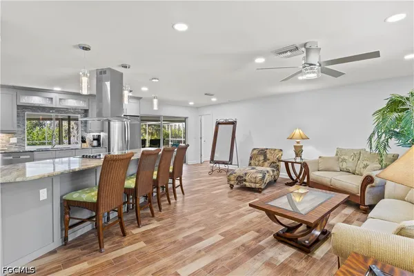 $1,100,000 | 9421 Moonlight Drive, Sanibel, FL 33957