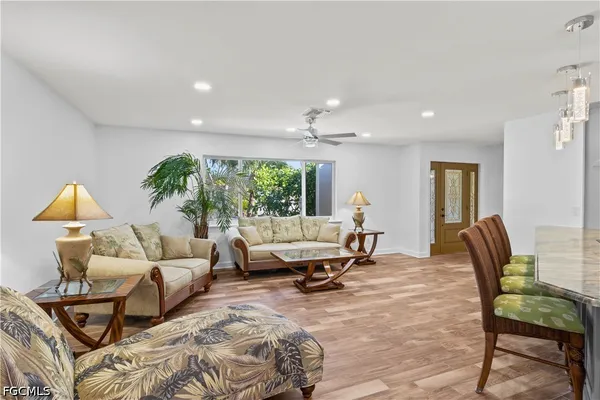$1,100,000 | 9421 Moonlight Drive, Sanibel, FL 33957