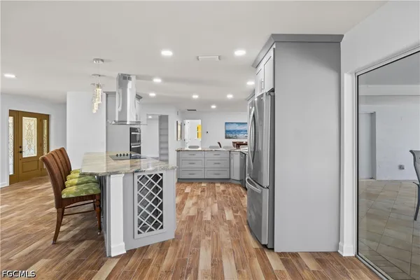 $1,100,000 | 9421 Moonlight Drive, Sanibel, FL 33957