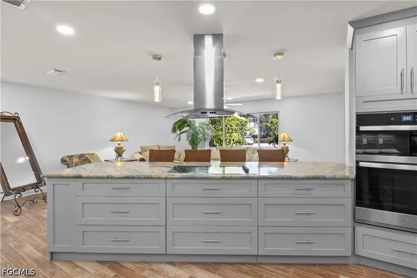 $1,100,000 | 9421 Moonlight Drive, Sanibel, FL 33957