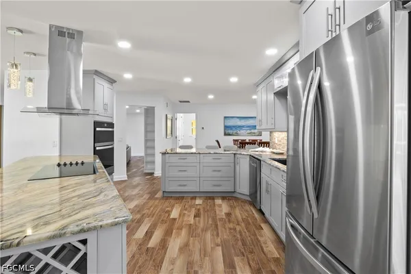 $1,100,000 | 9421 Moonlight Drive, Sanibel, FL 33957