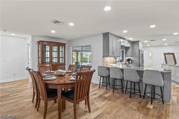 $1,100,000 | 9421 Moonlight Drive, Sanibel, FL 33957