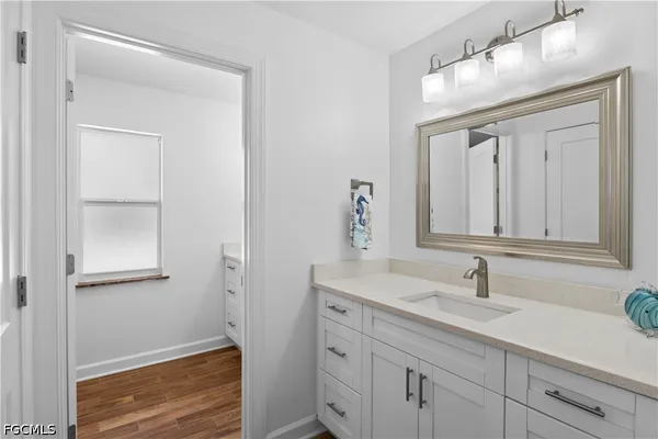 $1,100,000 | 9421 Moonlight Drive, Sanibel, FL 33957