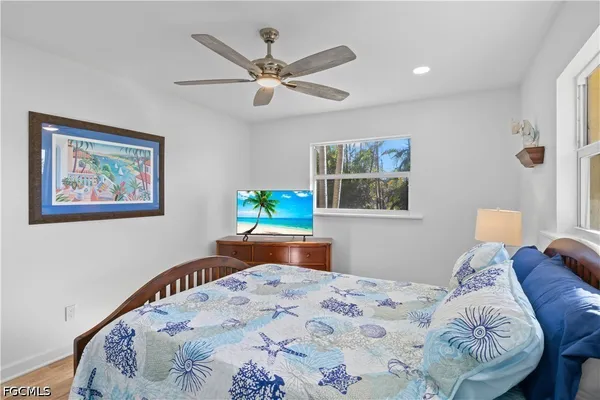 $1,100,000 | 9421 Moonlight Drive, Sanibel, FL 33957