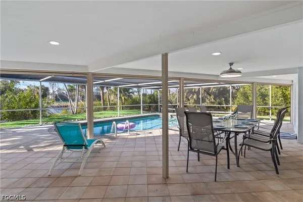 $1,100,000 | 9421 Moonlight Drive, Sanibel, FL 33957