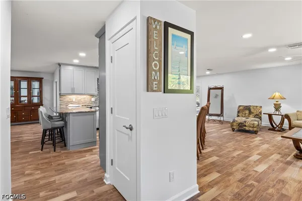 $1,100,000 | 9421 Moonlight Drive, Sanibel, FL 33957