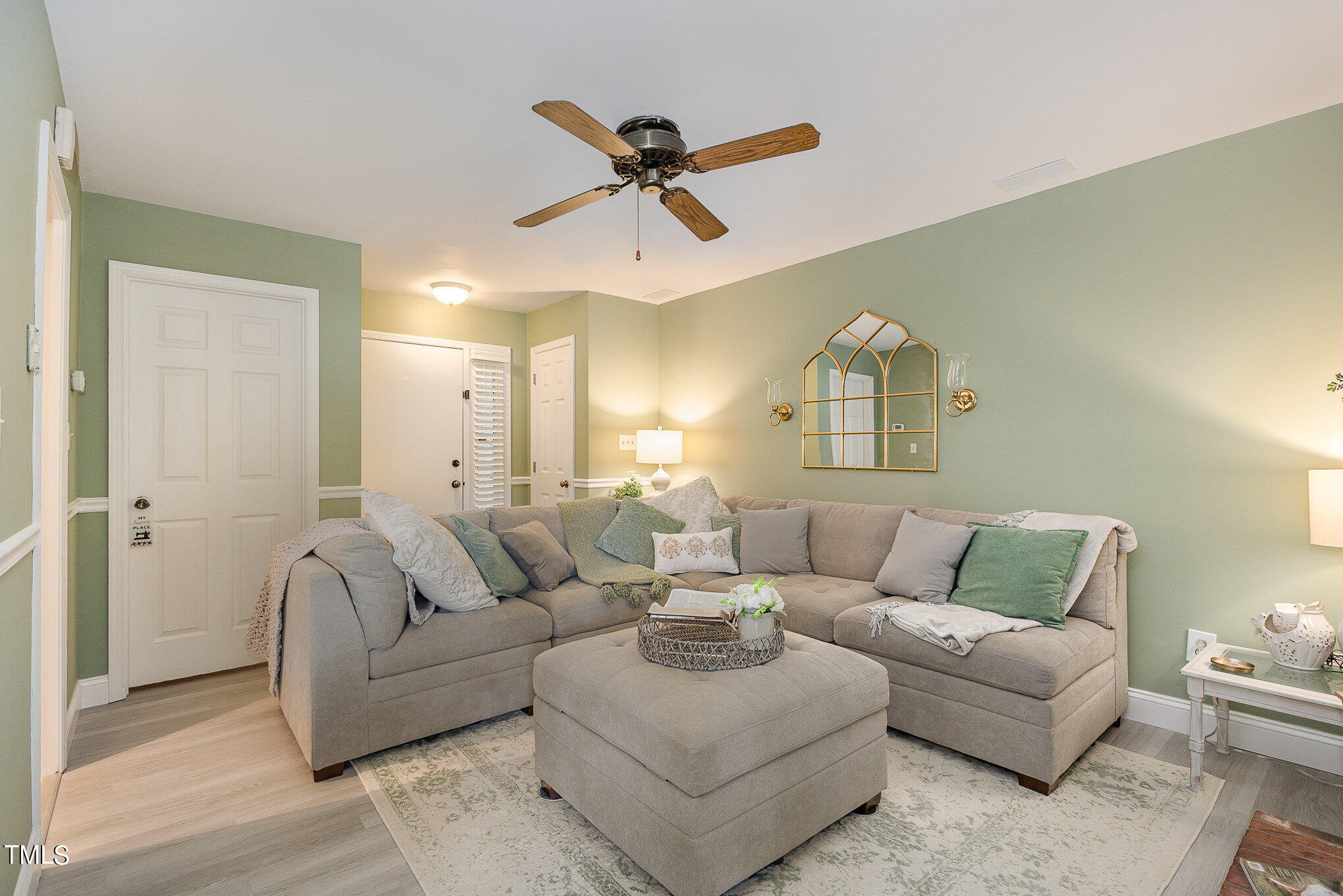 3639 Mill Run, Unit 12 Raleigh, NC 27612 - Photo 5 of 16 006_cy1a1547-edit_786