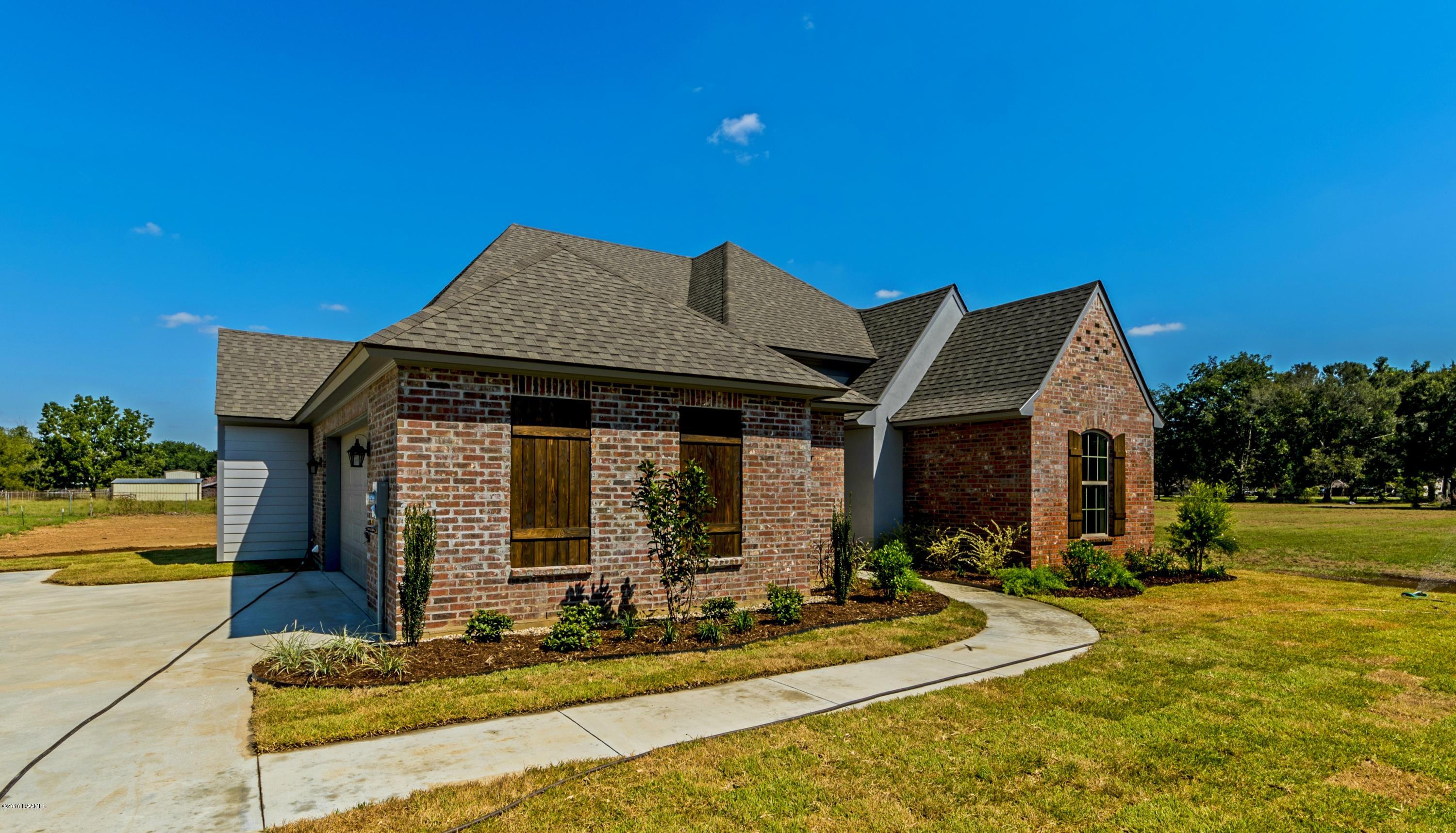 353 Camus Road Lafayette, LA 70503 - Photo 2 of 30 Gallery Image 2