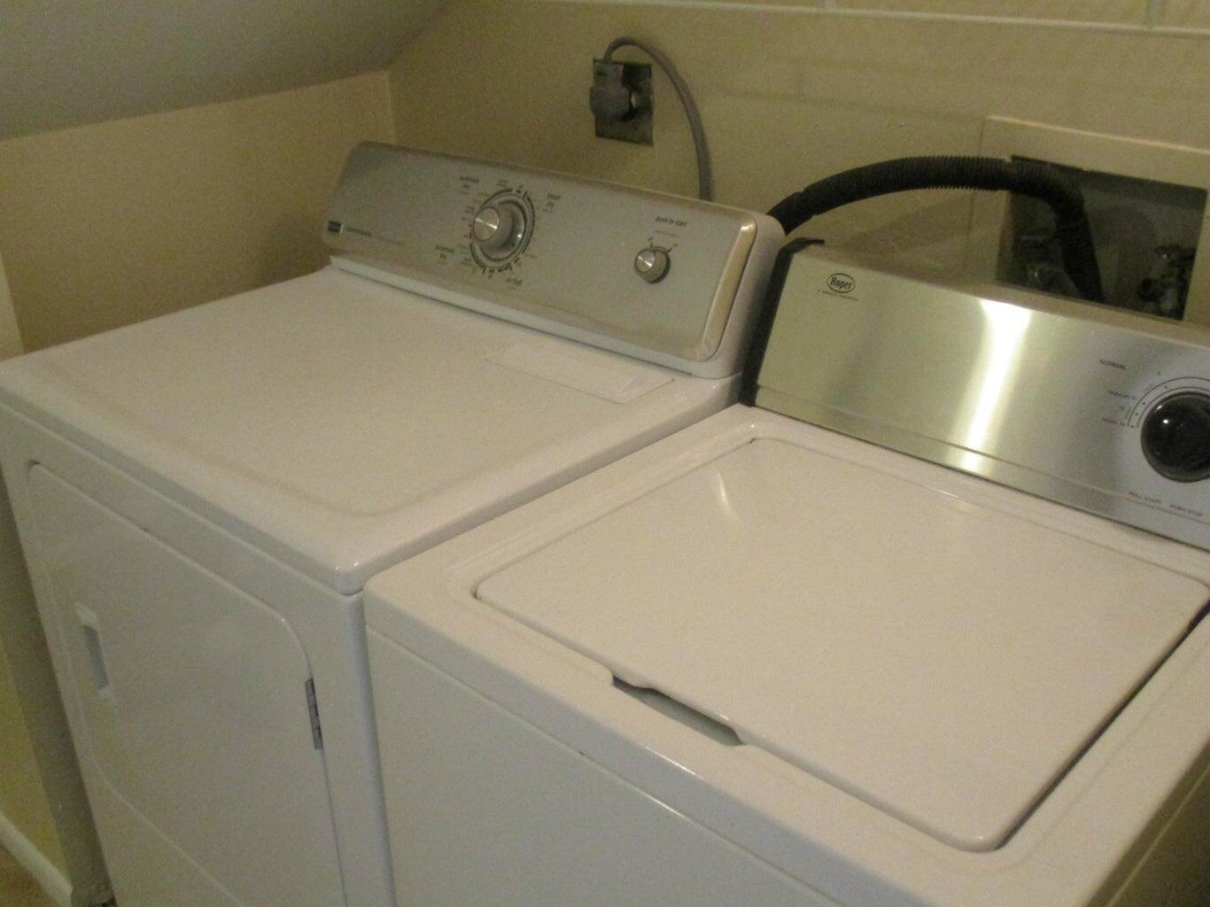 825 Center Street, Unit 3C Jupiter, FL 33458 - Photo 10 of 10 a utility room with dryer and washer