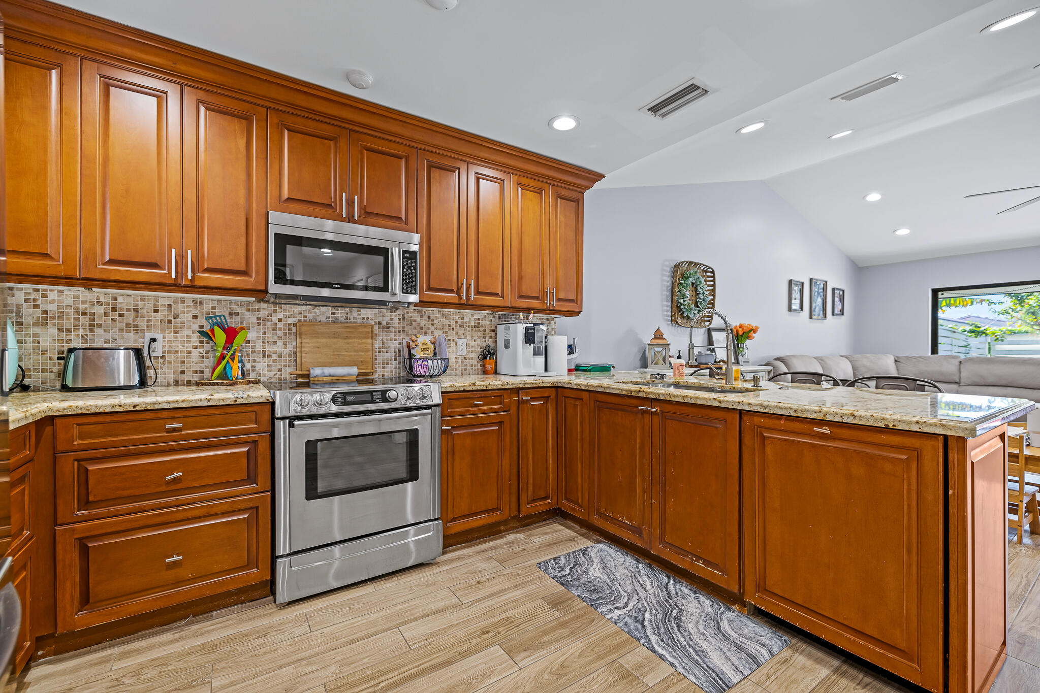 6928 Consolata Street Boca Raton, FL 33433 - Photo 5 of 23 LARGE KITCHEN