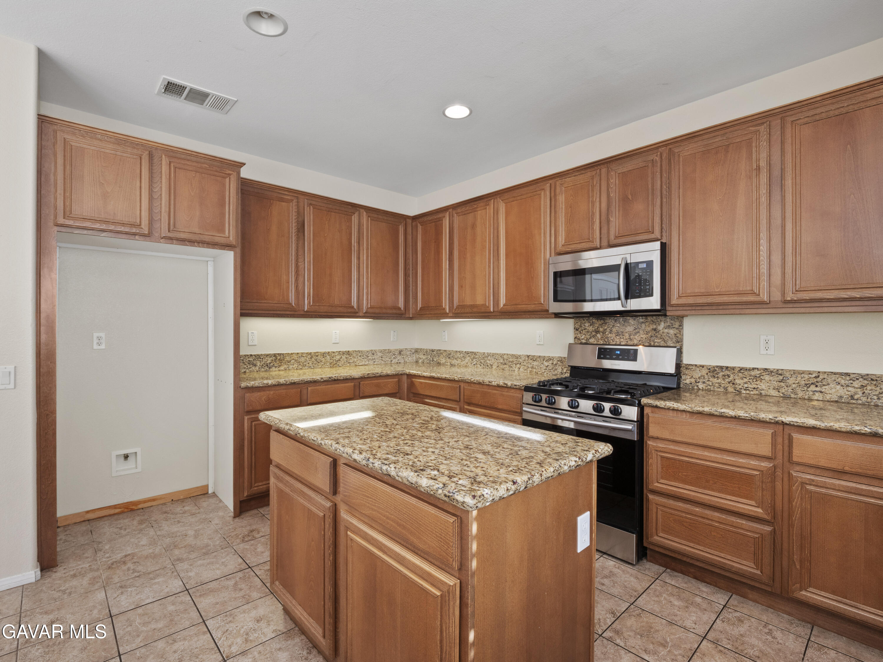 6634 Lime Road Lancaster, CA 93536 - Photo 7 of 30 P1466768