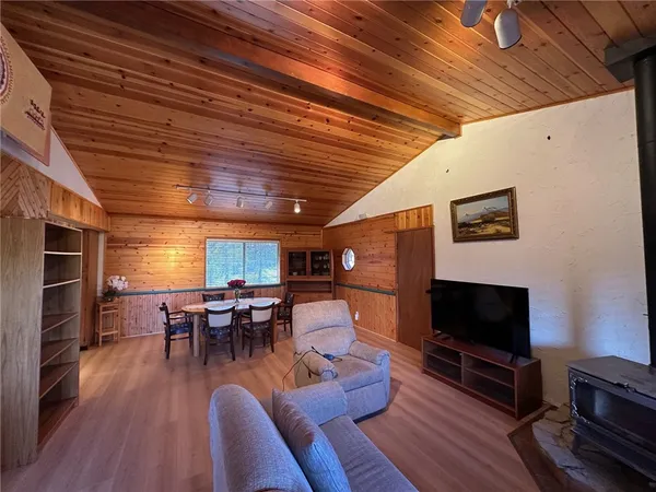 $1,795 | 1521 Lassen Way, Pine Mountain Club, CA 93222