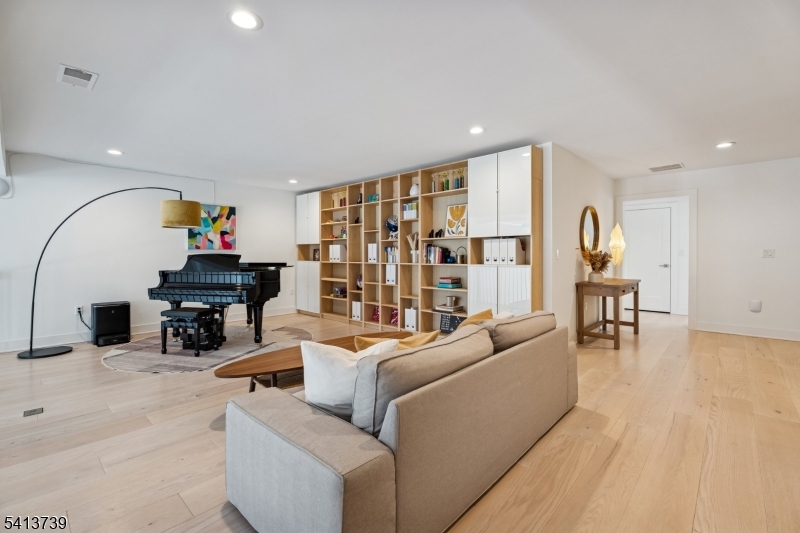 27 Brambling Road Berkeley Heights, NJ 07922 - Photo 16 of 34