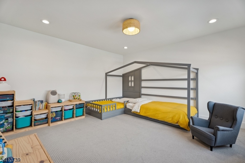 27 Brambling Road Berkeley Heights, NJ 07922 - Photo 18 of 34