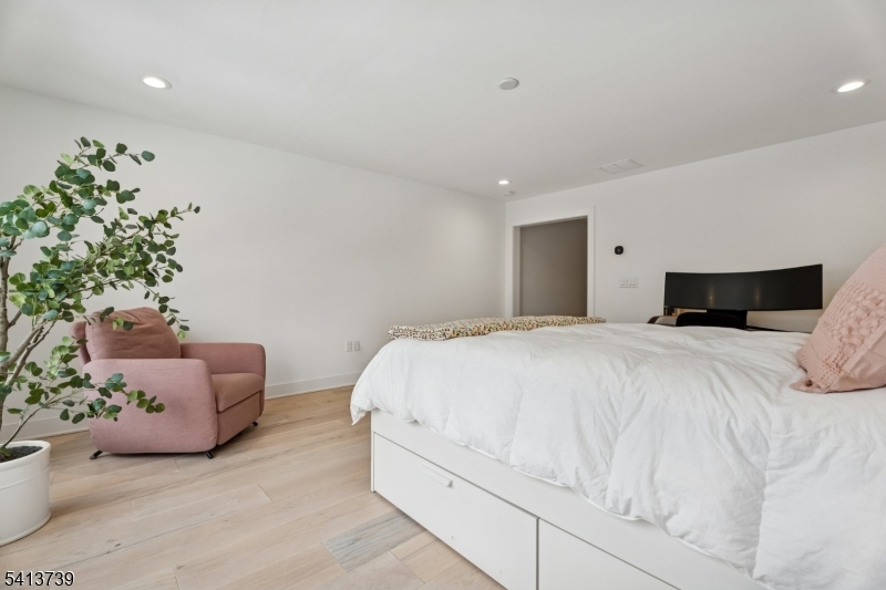 27 Brambling Road Berkeley Heights, NJ 07922 - Photo 24 of 34