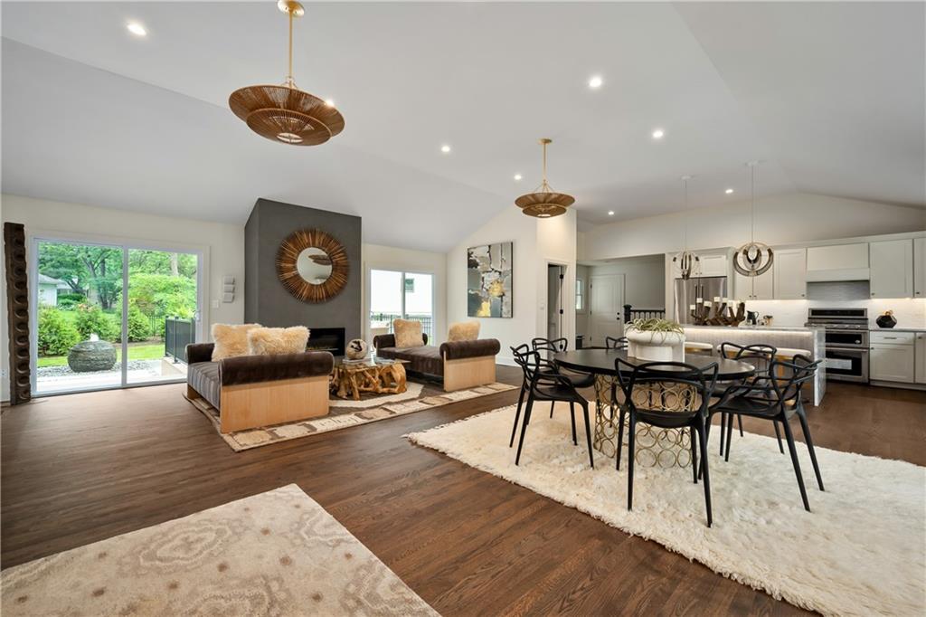 9215 Wenonga Road Leawood, KS 66206 - Photo 1 of 1