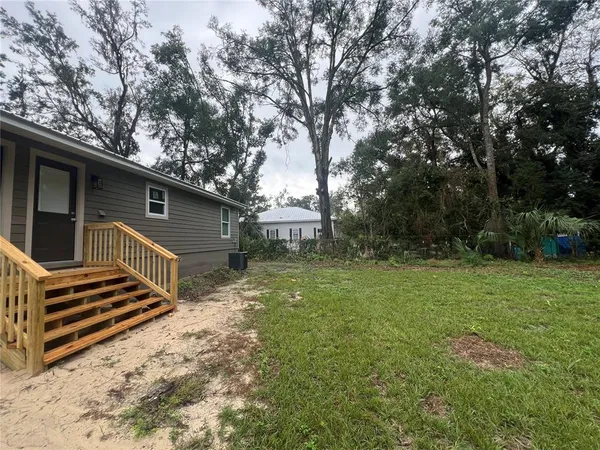 $1,375 | 18648 Northwest 246th Street, Unit 2, High Springs, FL 32643