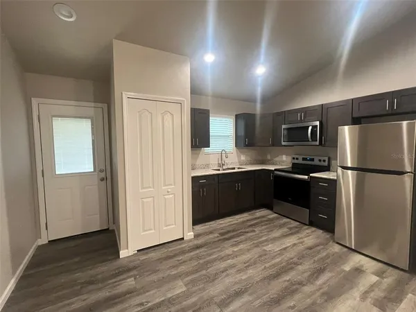 $1,375 | 18648 Northwest 246th Street, Unit 2, High Springs, FL 32643