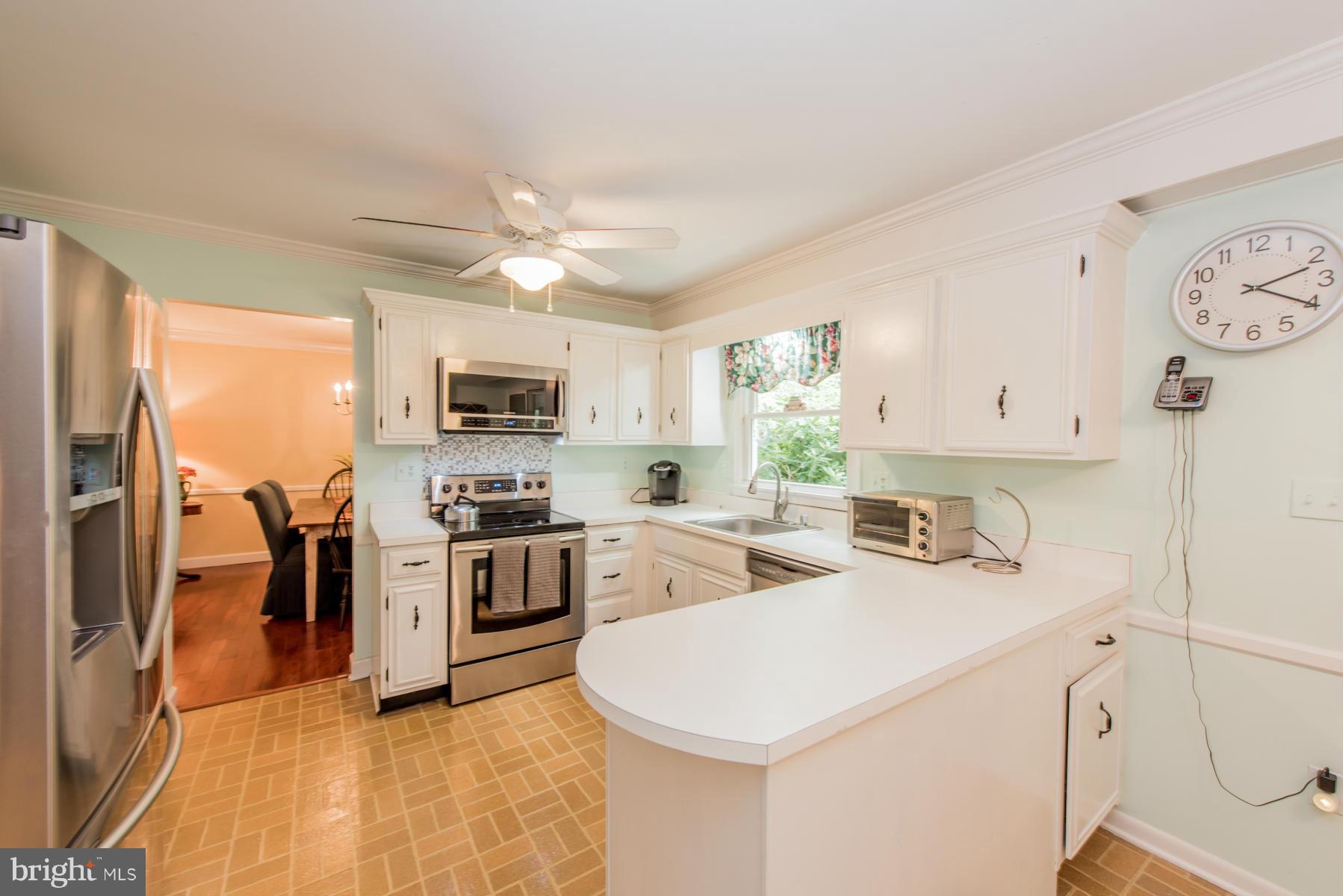 9454 Dunloggin Road Ellicott City, MD 21042 - Photo 2 of 29 Kitchen