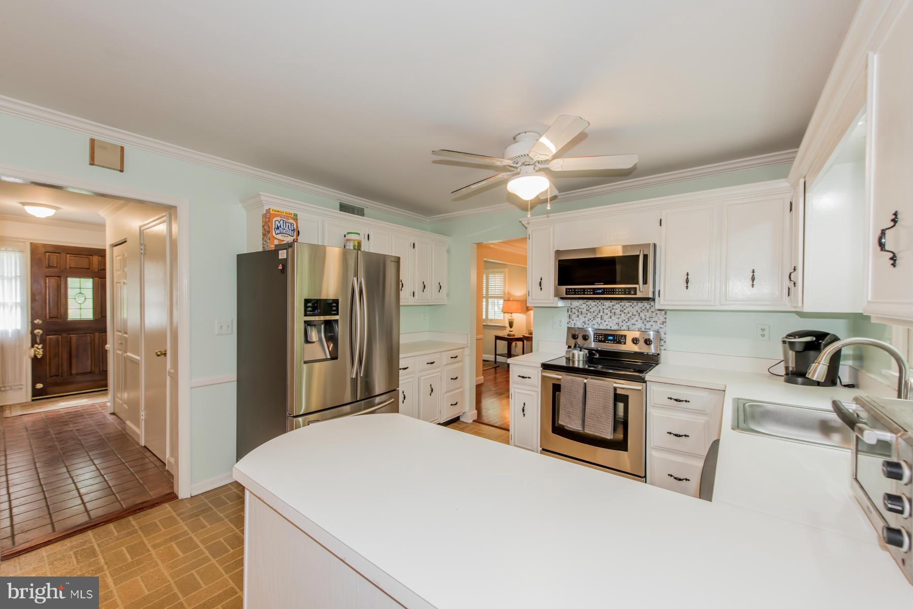 9454 Dunloggin Road Ellicott City, MD 21042 - Photo 12 of 29 Kitchen