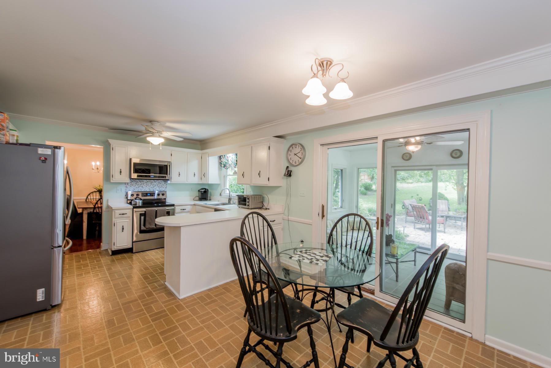 9454 Dunloggin Road Ellicott City, MD 21042 - Photo 13 of 29 Kitchen