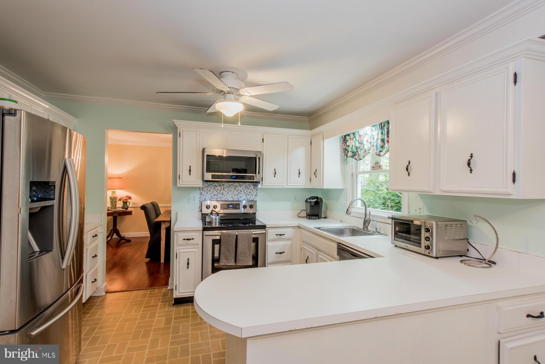 9454 Dunloggin Road Ellicott City, MD 21042 - Photo 10 of 29 Kitchen