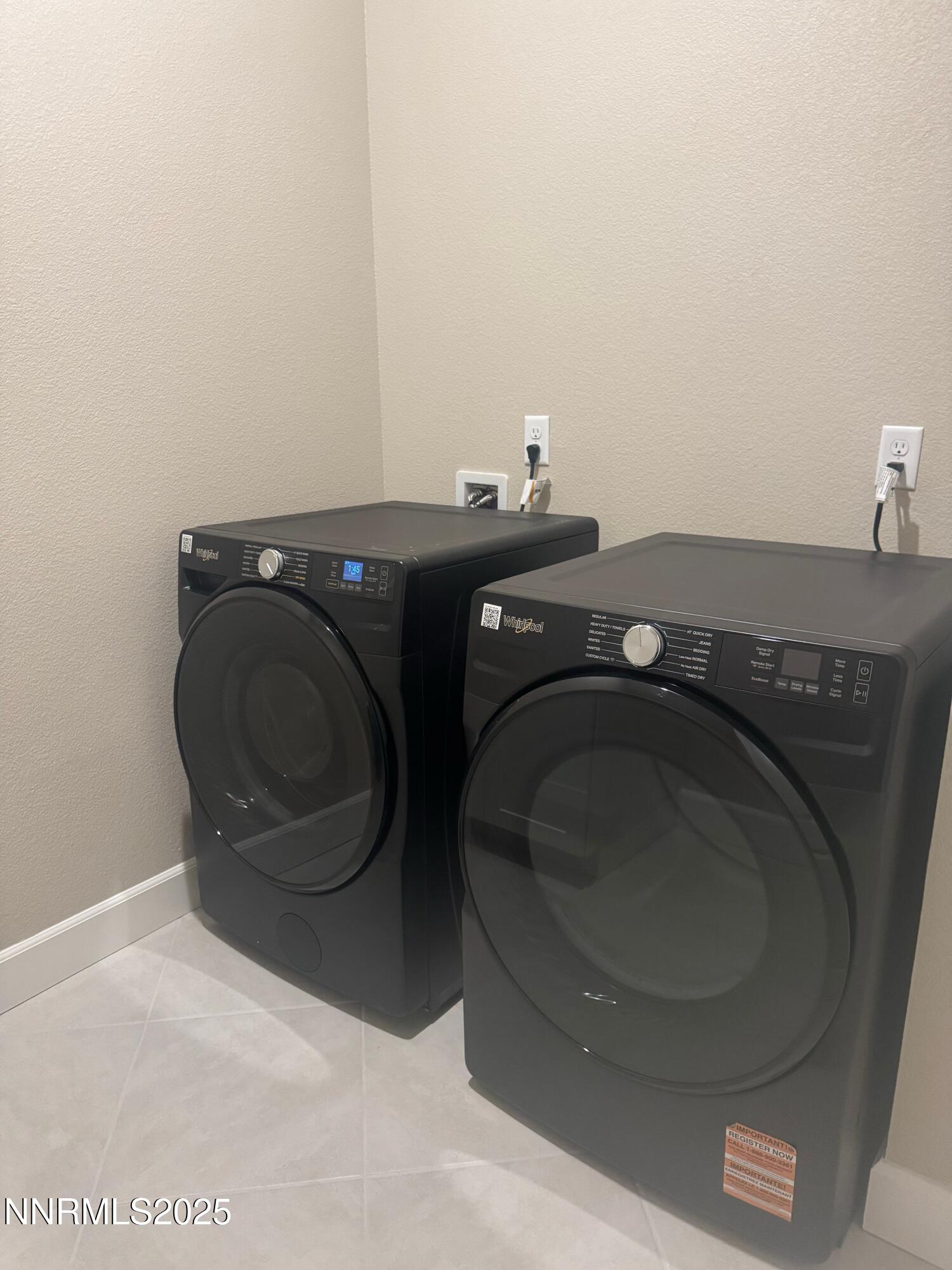 1517 Golf Club Drive Reno, NV 89519 - Photo 33 of 49 a utility room with dryer and washer