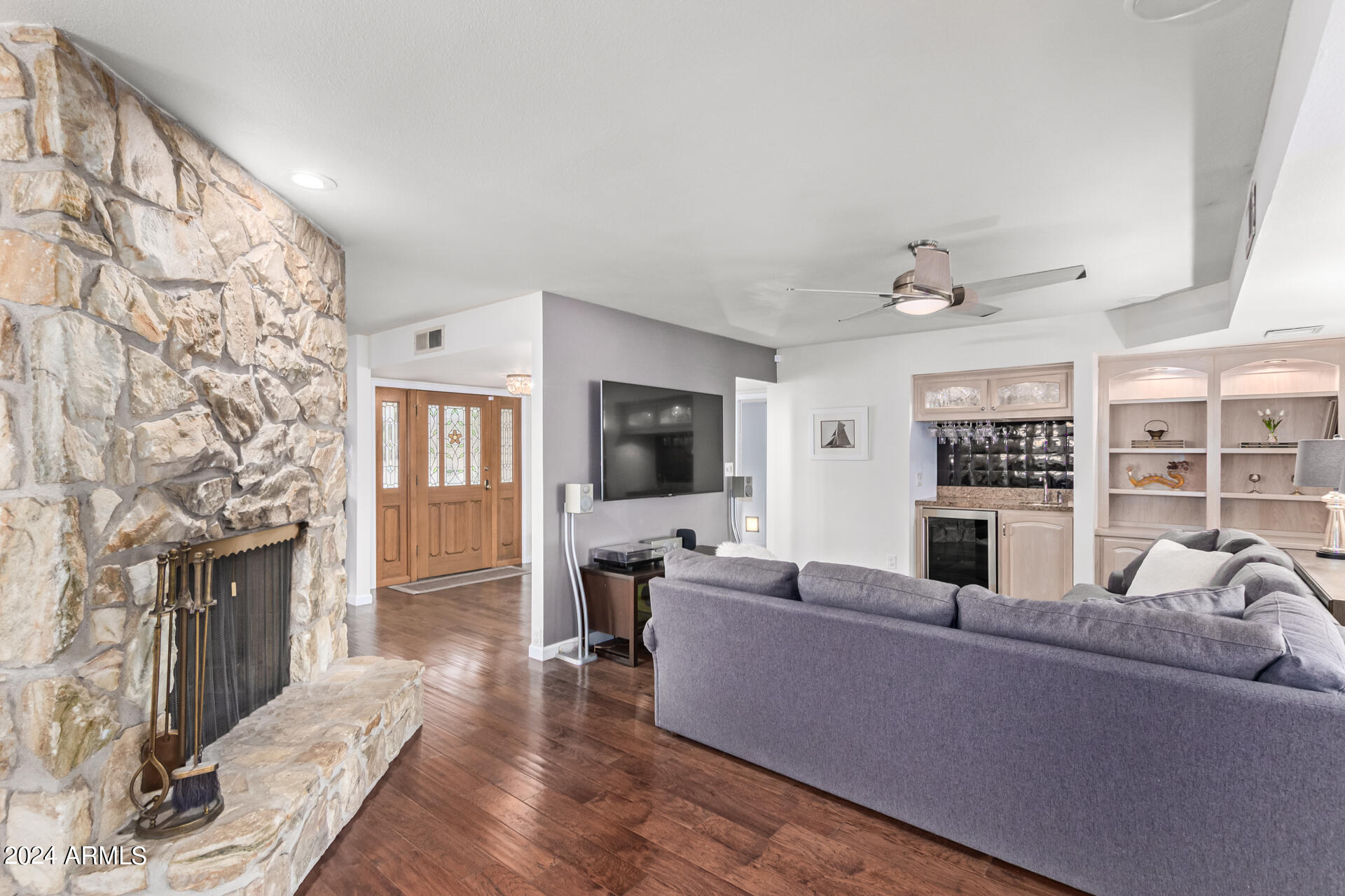 2149 East Lawrence Road Phoenix, AZ 85016 - Photo 11 of 53 Family Room
