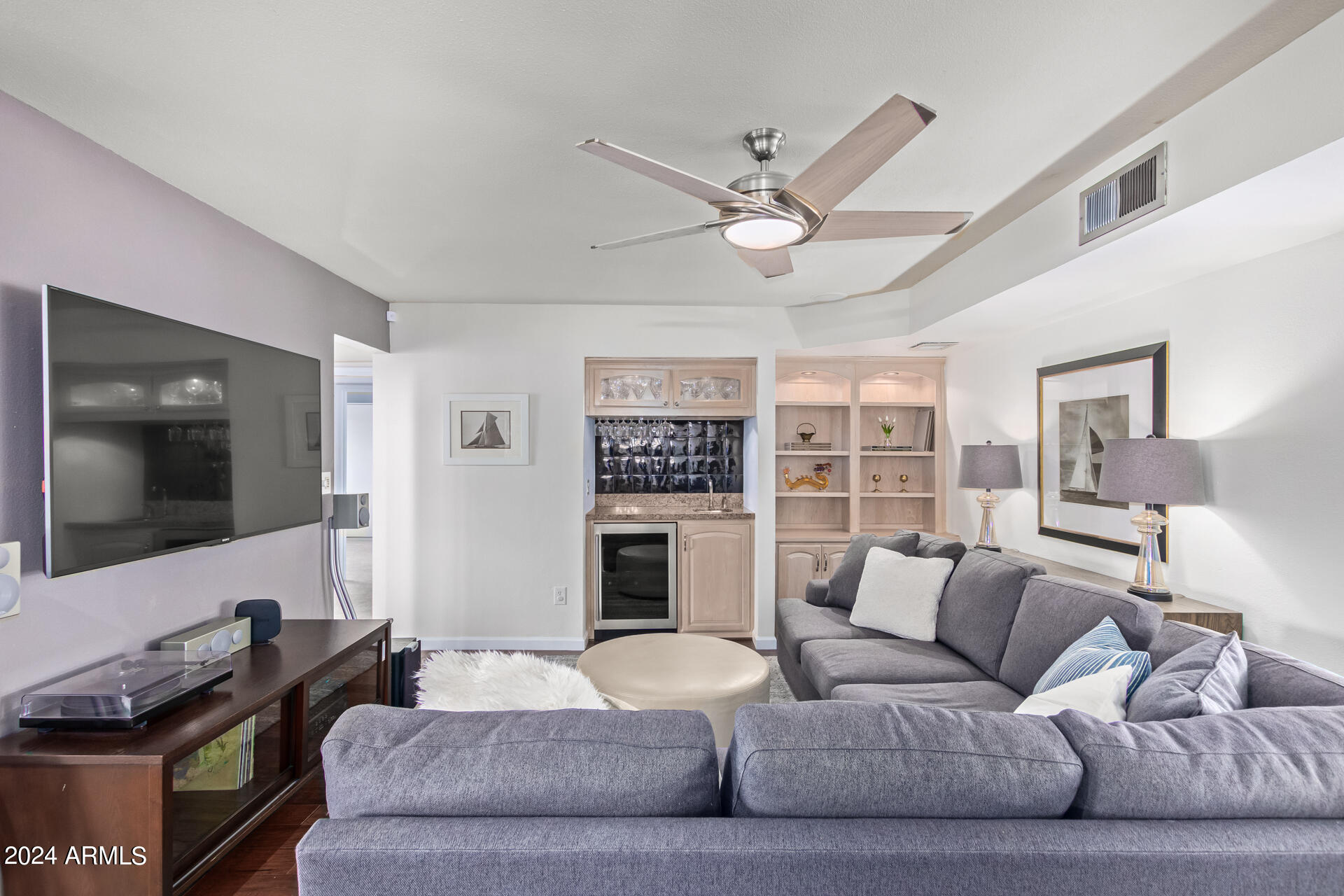 2149 East Lawrence Road Phoenix, AZ 85016 - Photo 12 of 53 Family Room