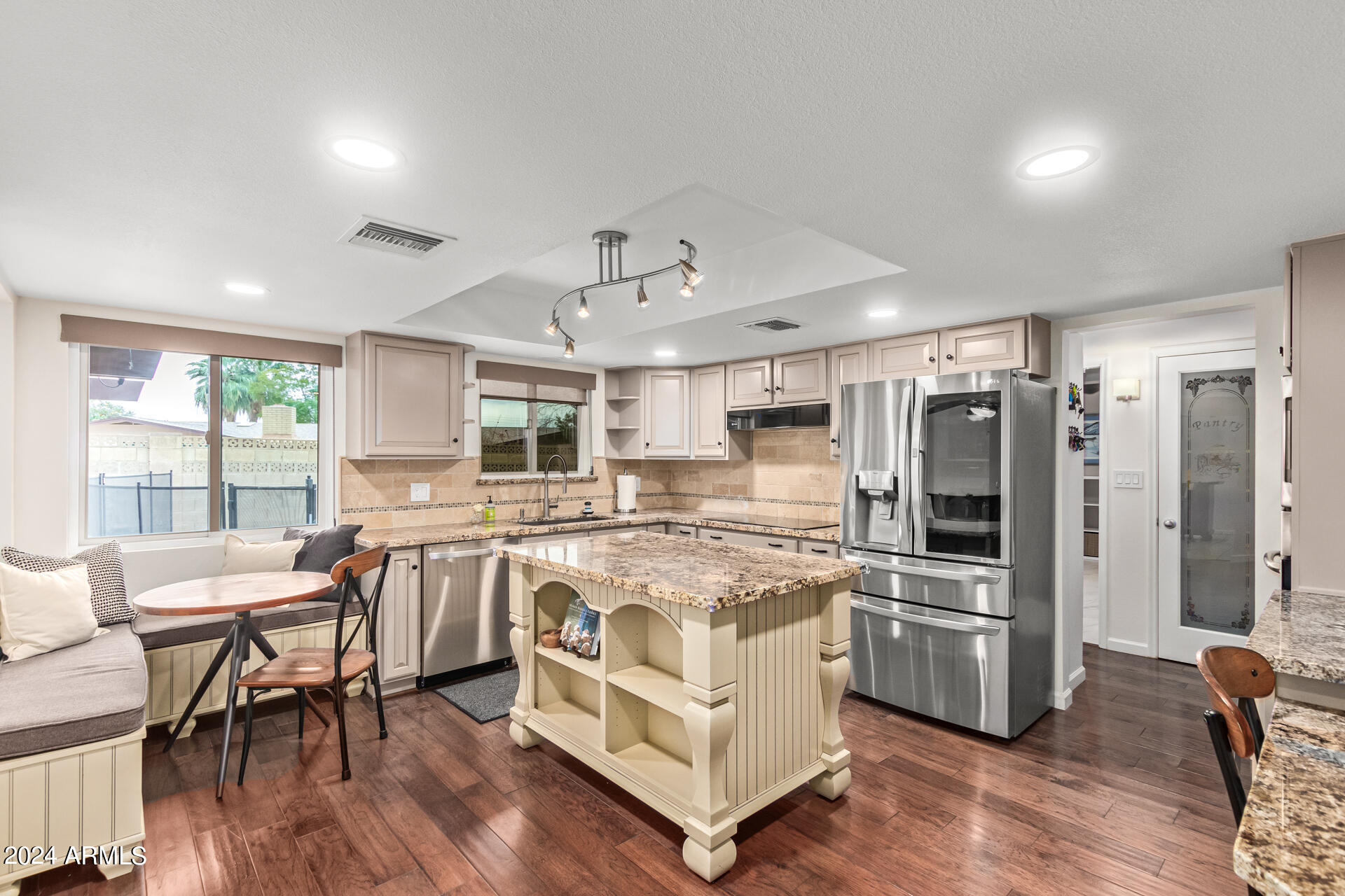 2149 East Lawrence Road Phoenix, AZ 85016 - Photo 14 of 53 Kitchen