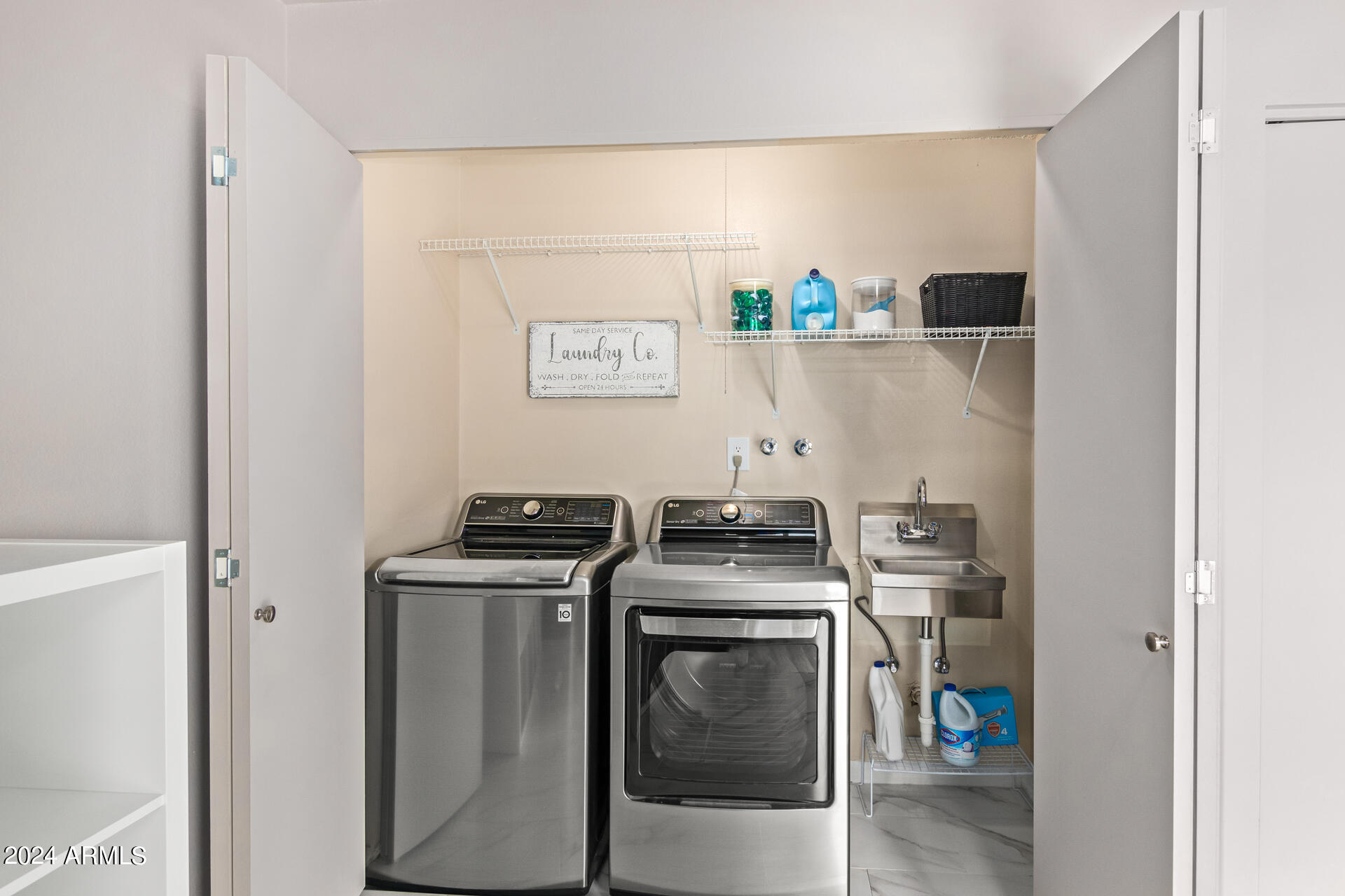 2149 East Lawrence Road Phoenix, AZ 85016 - Photo 33 of 53 Laundry