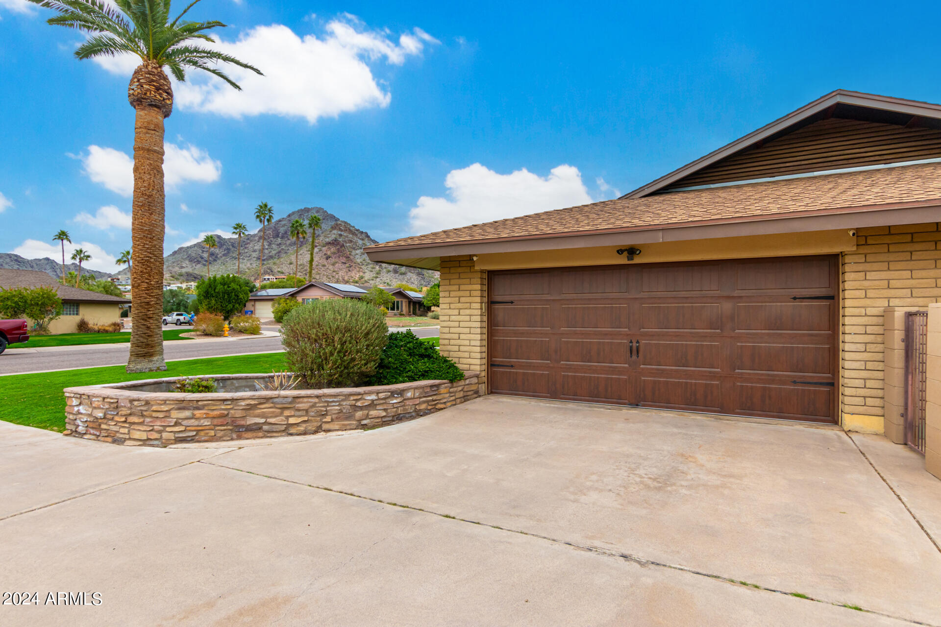 2149 East Lawrence Road Phoenix, AZ 85016 - Photo 43 of 53 Big Side Yard