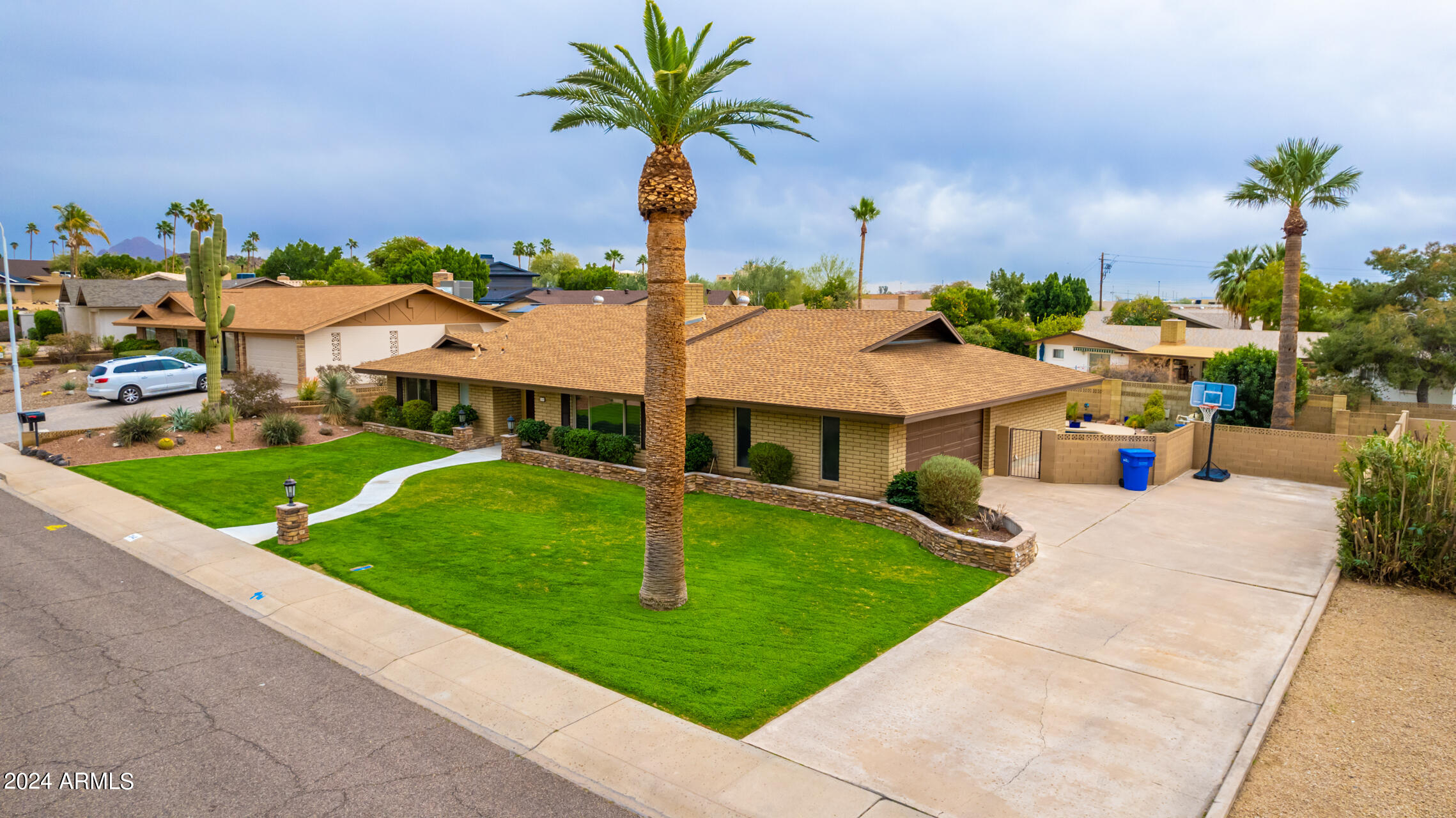 2149 East Lawrence Road Phoenix, AZ 85016 - Photo 44 of 53 Big Side Yard