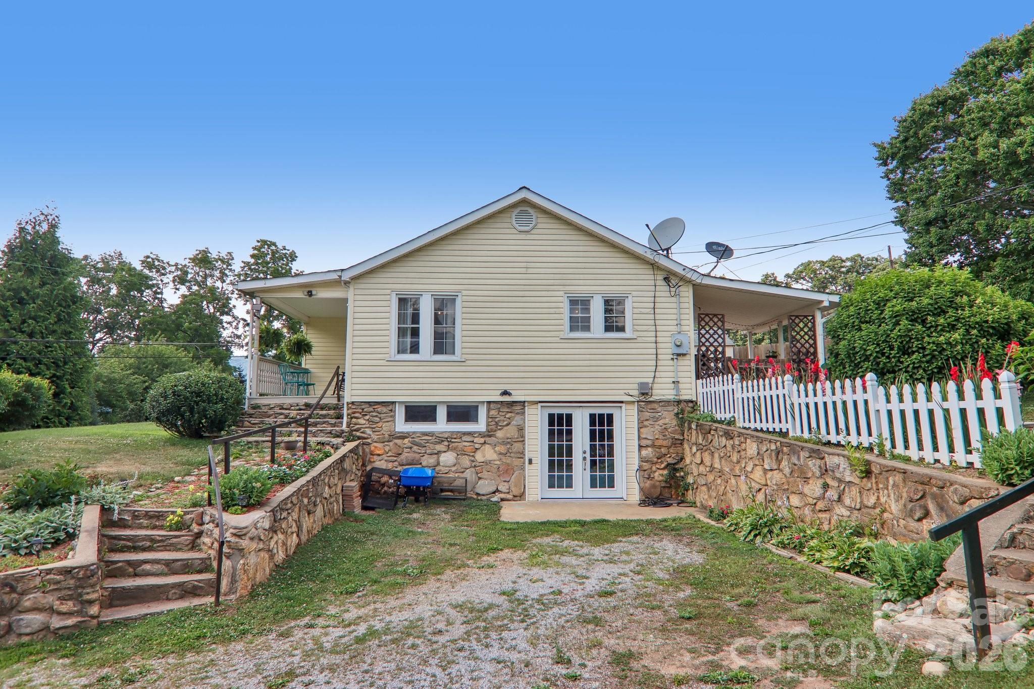120 Caring Pl Loop Clyde, NC 28721 - Photo 2 of 44