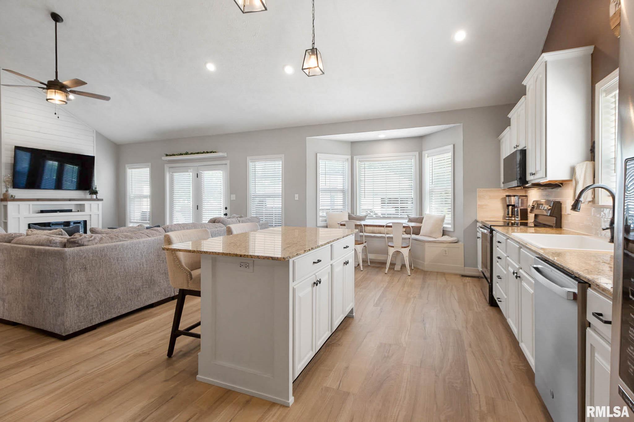 314 Twin Lakes Road Carterville, IL 62918 - Photo 11 of 44