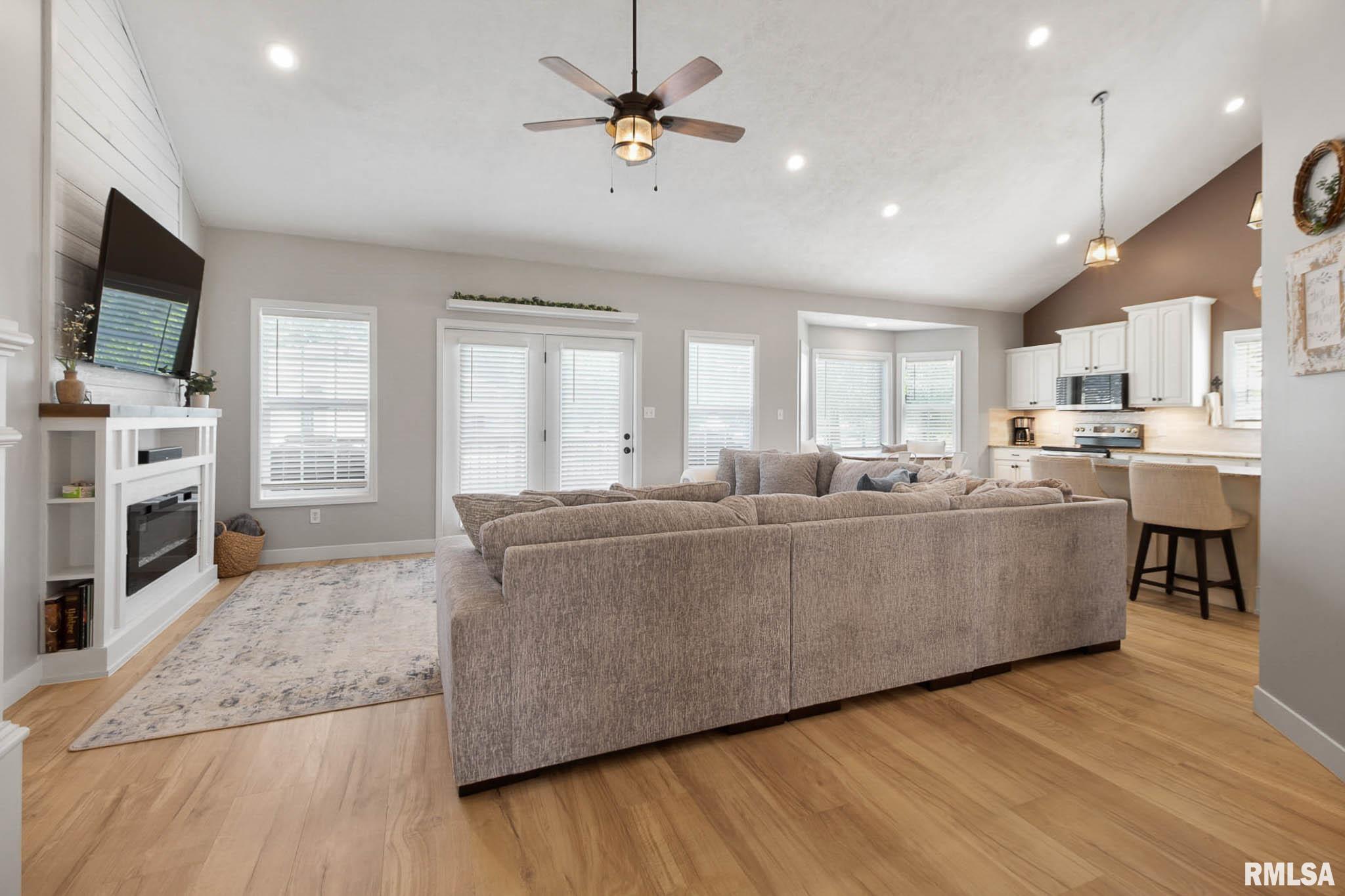 314 Twin Lakes Road Carterville, IL 62918 - Photo 7 of 44