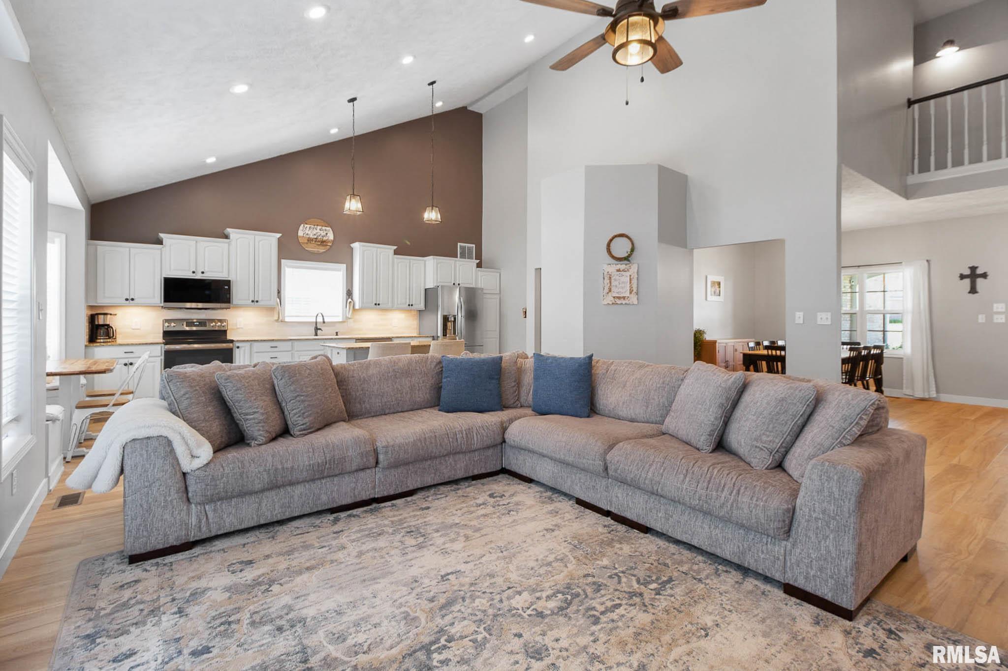 314 Twin Lakes Road Carterville, IL 62918 - Photo 8 of 44