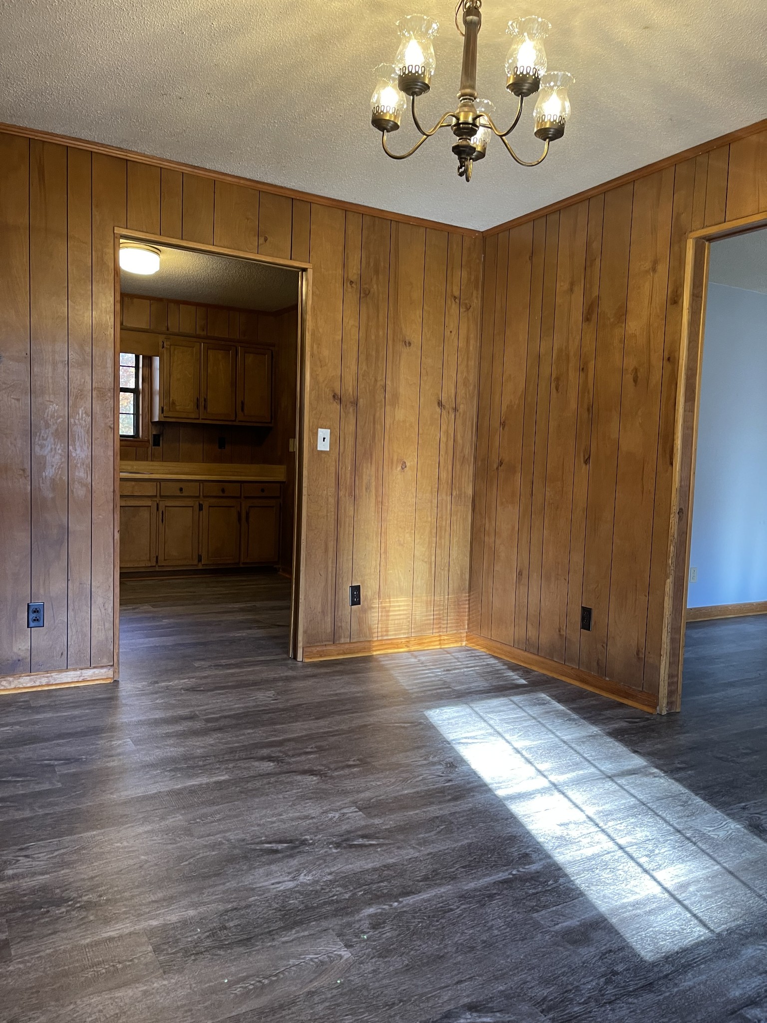 470 Cat Creek Road Manchester, TN 37355 - Photo 3 of 20 a view of livingroom with kitchen and hardwood