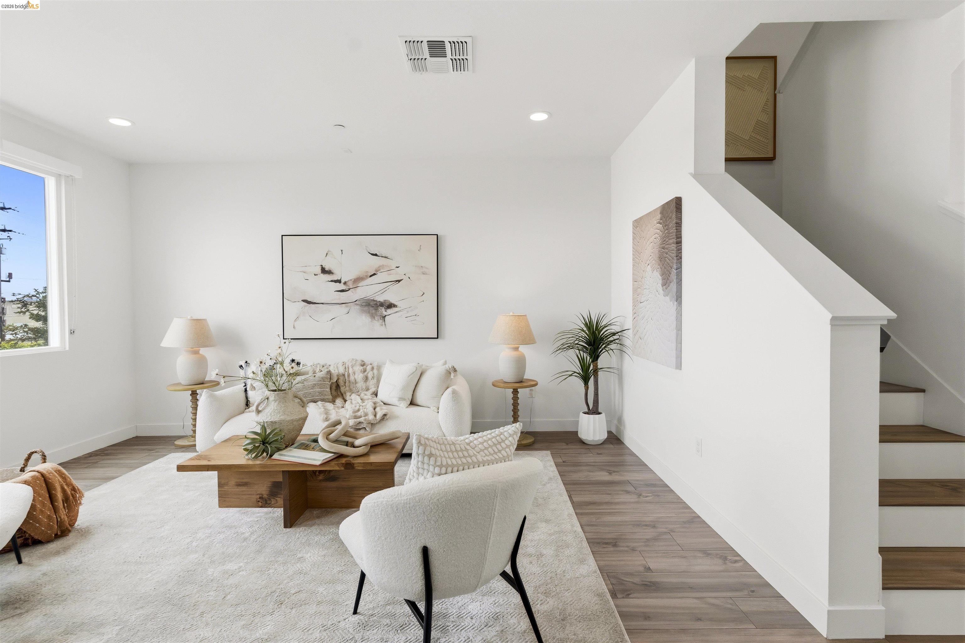 1355 Pullman Way Oakland, CA 94607 - Photo 4 of 75