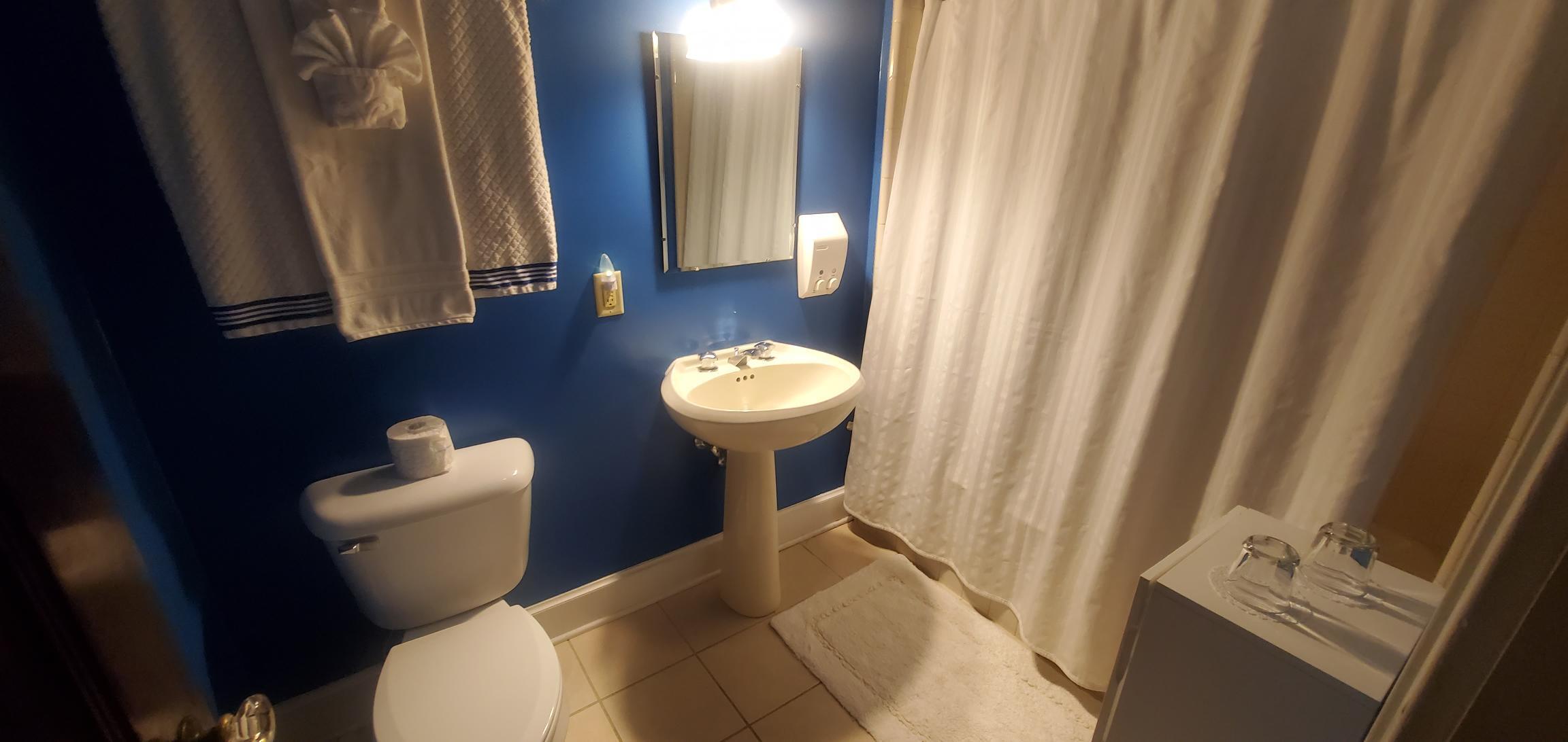 1975 Riverside Avenue Marinette, WI 54143 - Photo 3 of 5 Attached private bathroom.