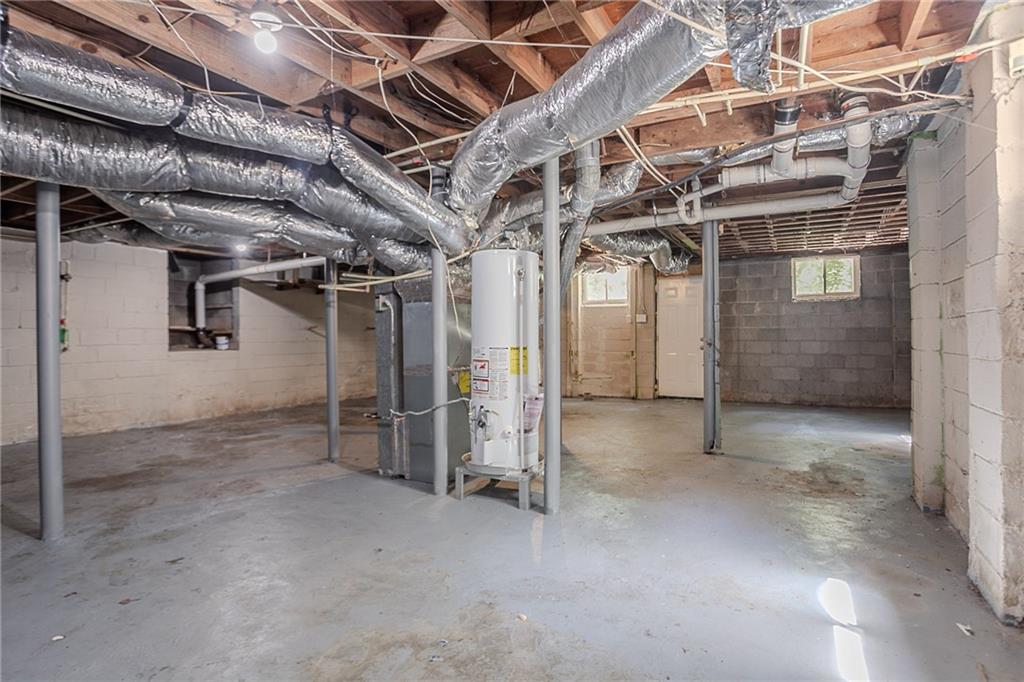 2755 Rockcliff Road Southeast Atlanta, GA 30316 - Photo 26 of 37 a view of an empty room