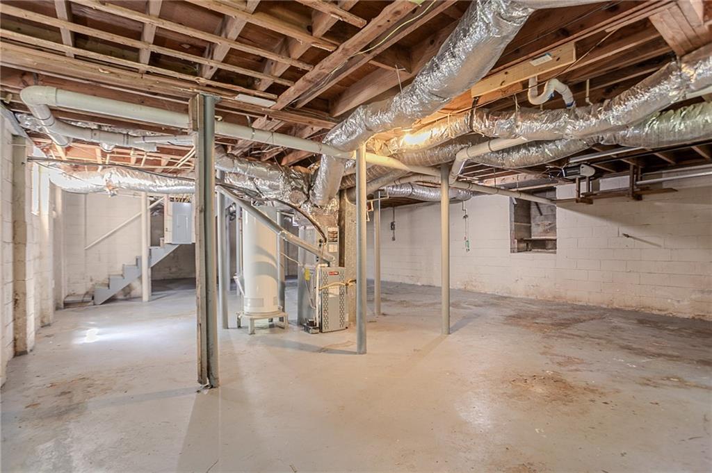 2755 Rockcliff Road Southeast Atlanta, GA 30316 - Photo 27 of 37 a view of an empty room