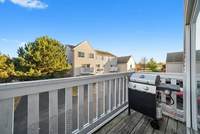 $380,000 | 2950 Shelly Lane, Unit 2950, Aurora, IL 60504