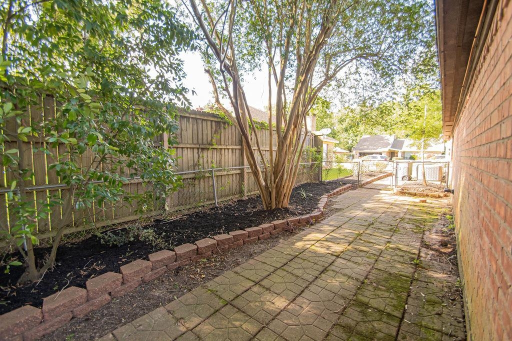 6235 Navajo Trail Beaumont, TX 77708 - Photo 27 of 32