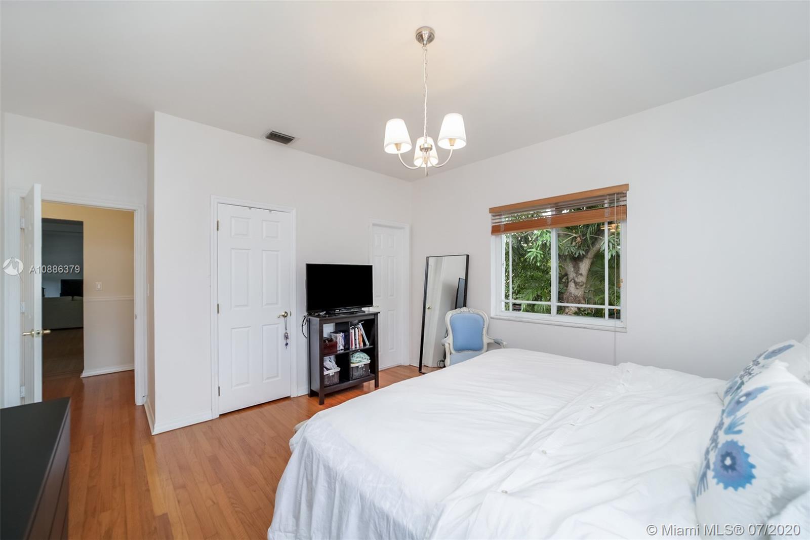 501 Southwest 19th Road Miami, FL 33129 - Photo 8 of 27