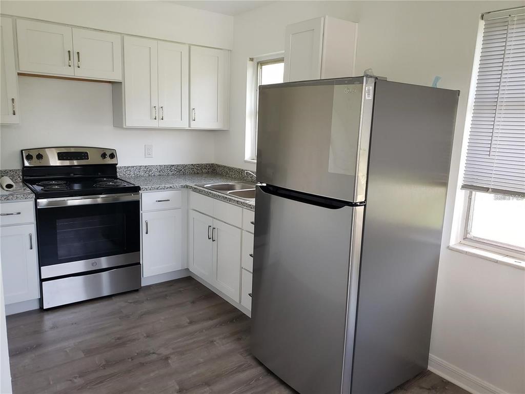 815 10th Street Northwest Largo, FL 33770 - Photo 3 of 15