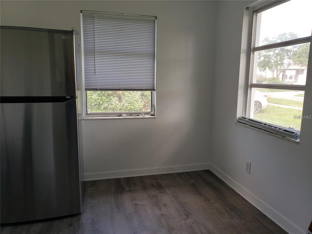 815 10th Street Northwest Largo, FL 33770 - Photo 4 of 15